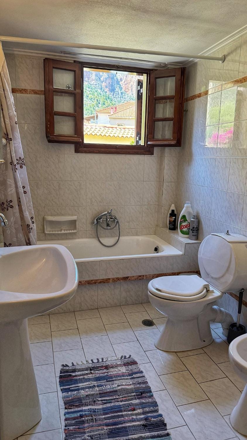 Eros River Apartment in Leonidio