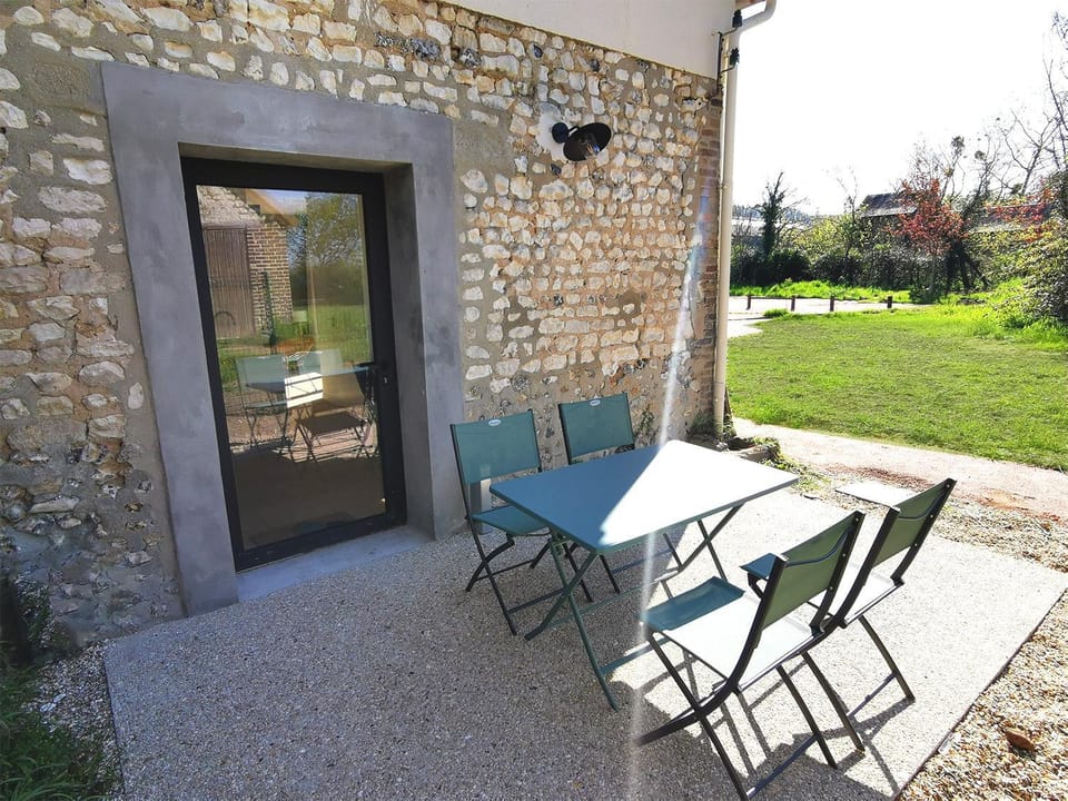 Patio, Garden view