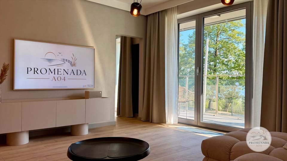 Living room, Lake view