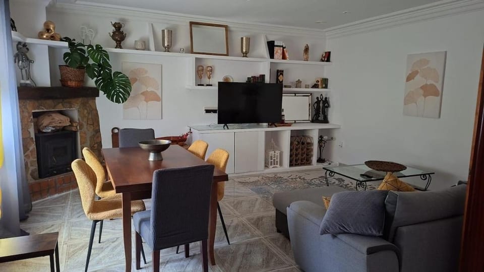 Communal lounge/ TV room, Communal lounge/ TV room, TV and multimedia, Living room