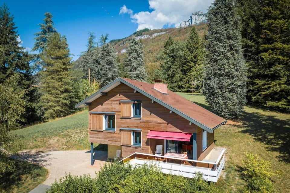 Talloires exceptional lake view Chalet in Talloires