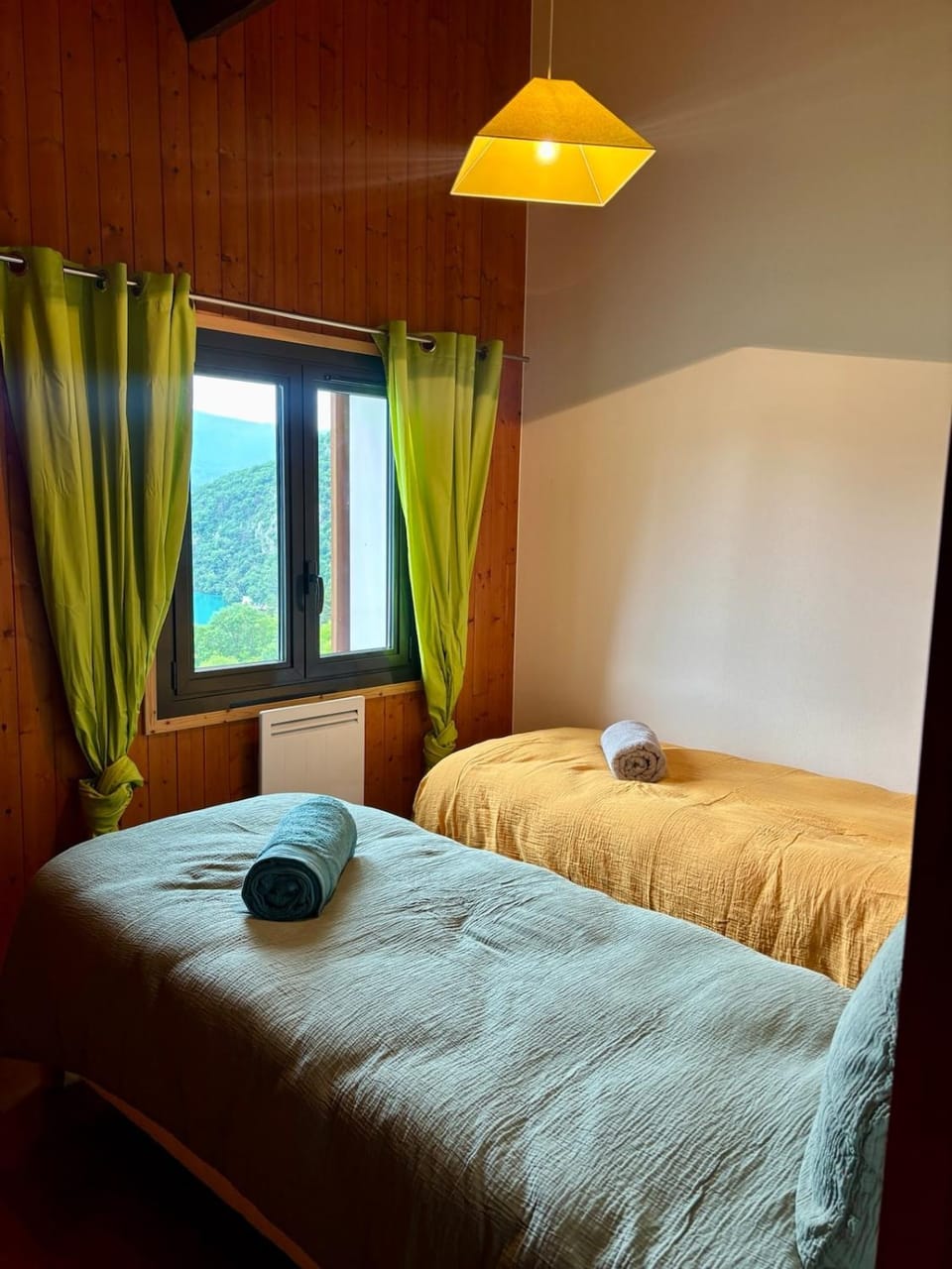 Talloires exceptional lake view Chalet in Talloires