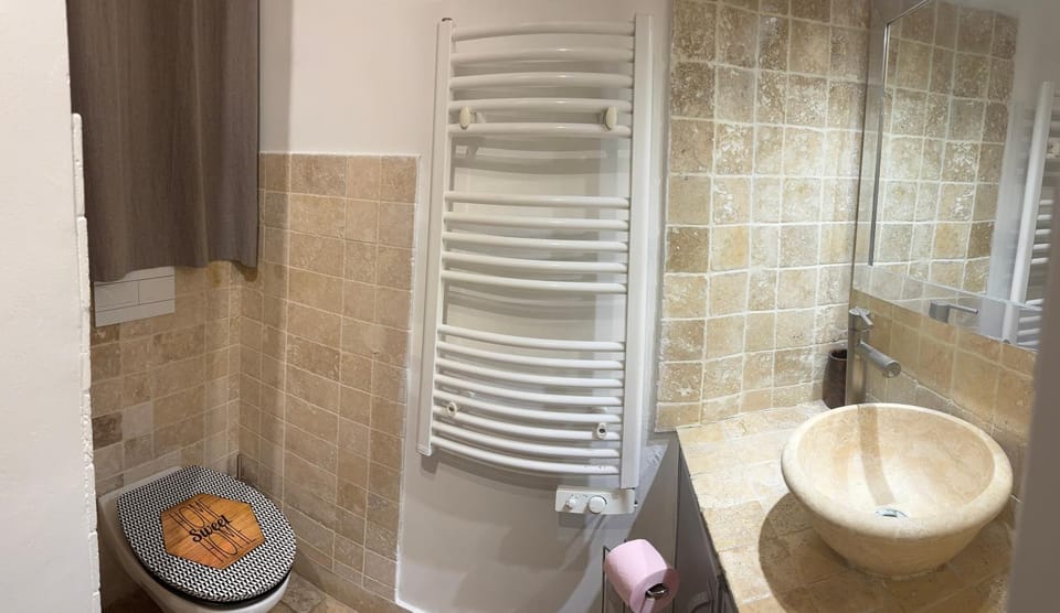 Chambre La Valenzo Capsule hotel in French Riviera