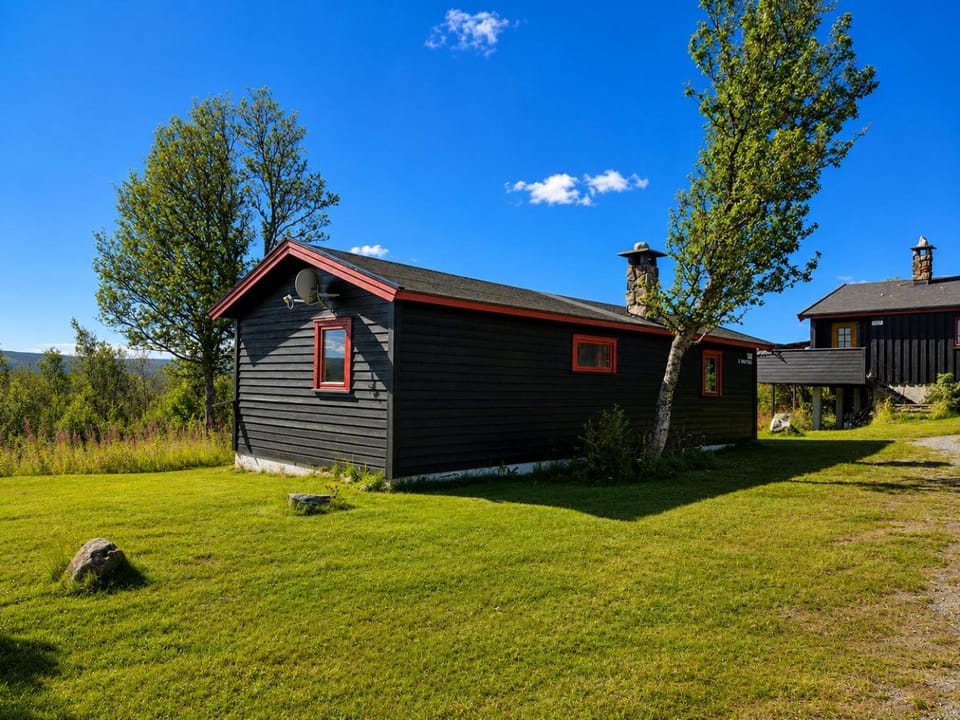 Property building, Day, Natural landscape, Garden, Garden view