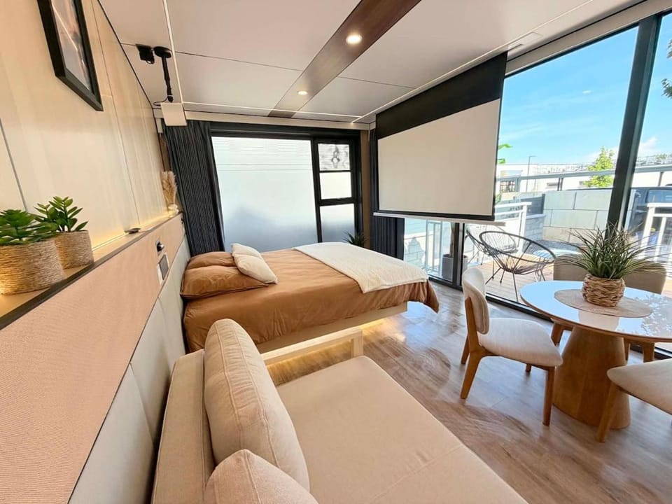 Cocon moderne et atypique avec terrasse Apartment in Verdun