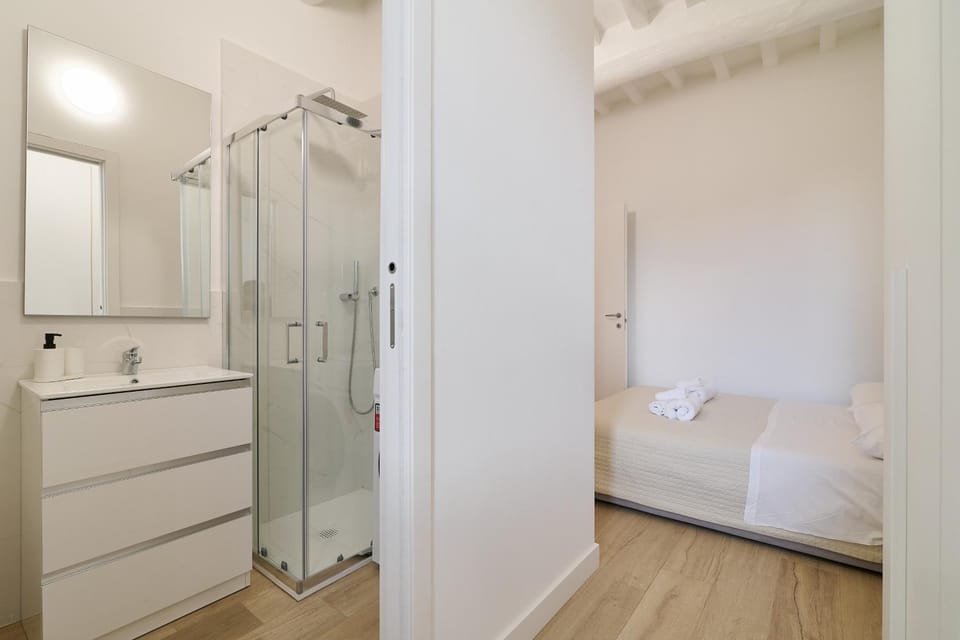 Shower, Photo of the whole room