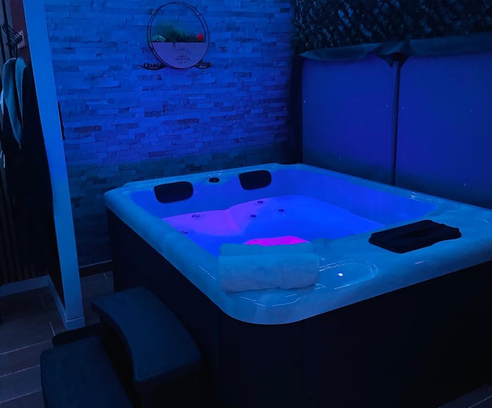 Love Room Oasis du Plaisir Love hotel in Nouvelle-Aquitaine