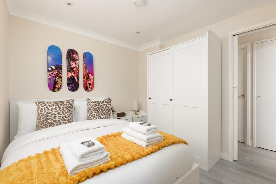 Bed, Bedroom, wardrobe