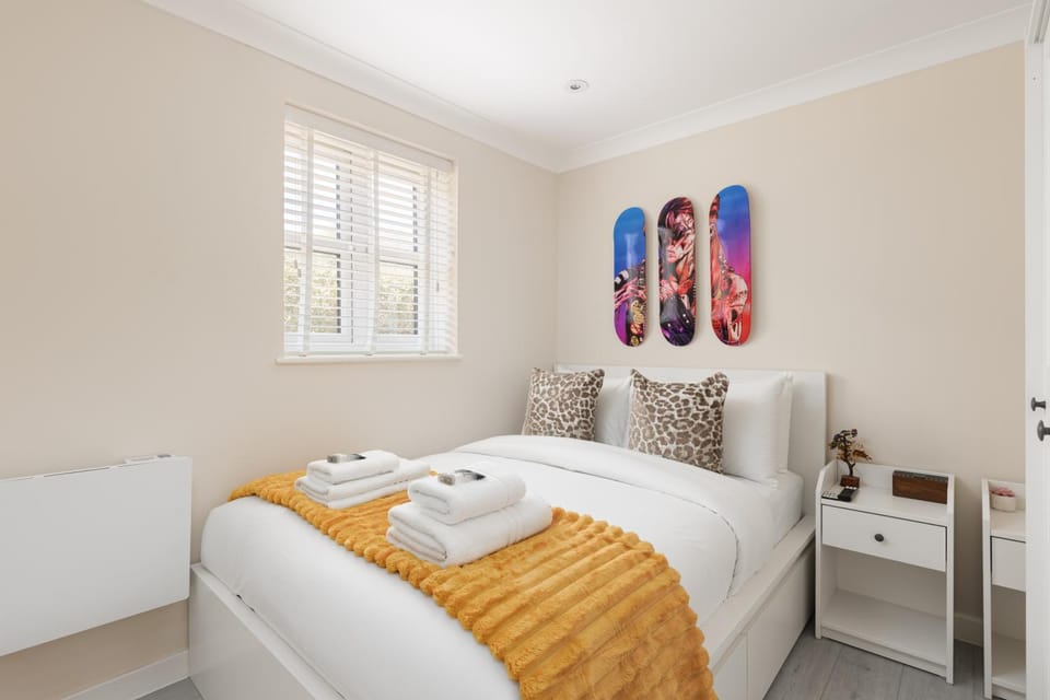 Bed, Bedroom