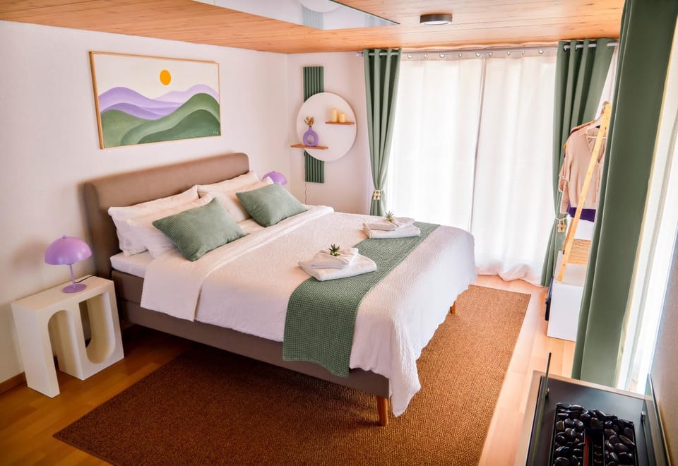 Bed, Bedroom