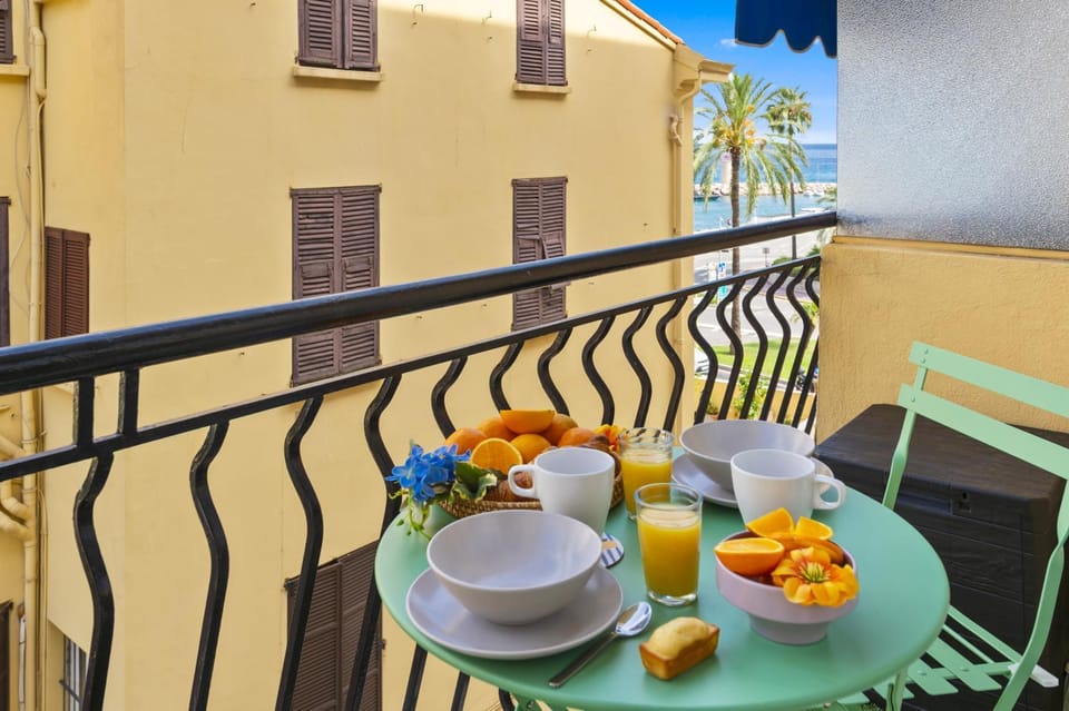 Patio, Day, View (from property/room), Balcony/Terrace, Dining area