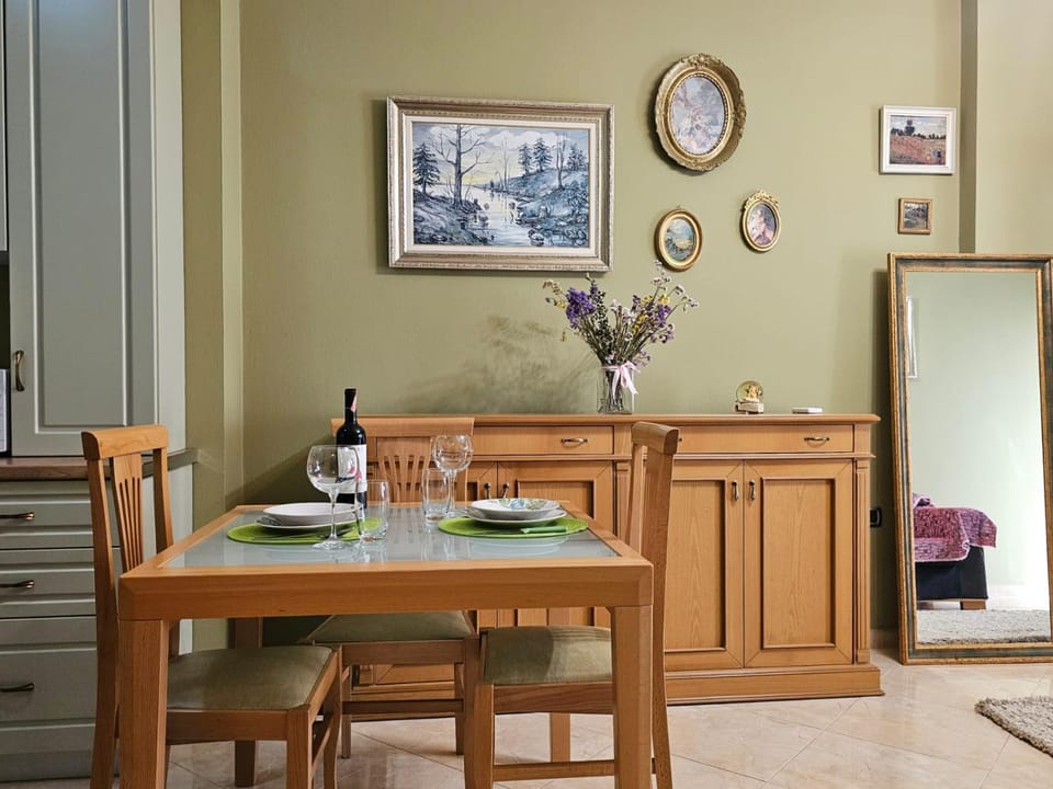 Dining area, Dinner