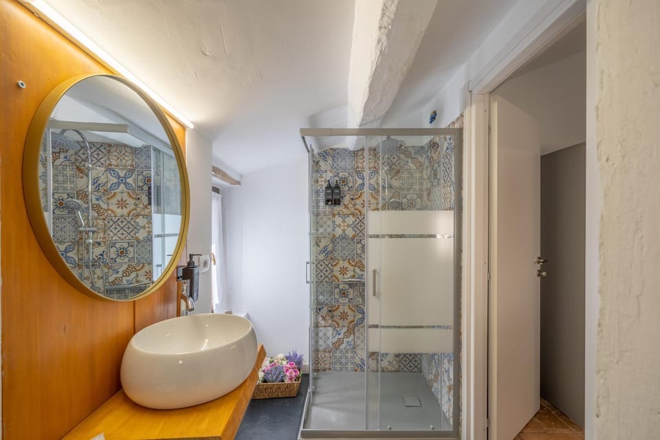 Shower, Toilet, Bathroom, bidet, hair dryier, towels