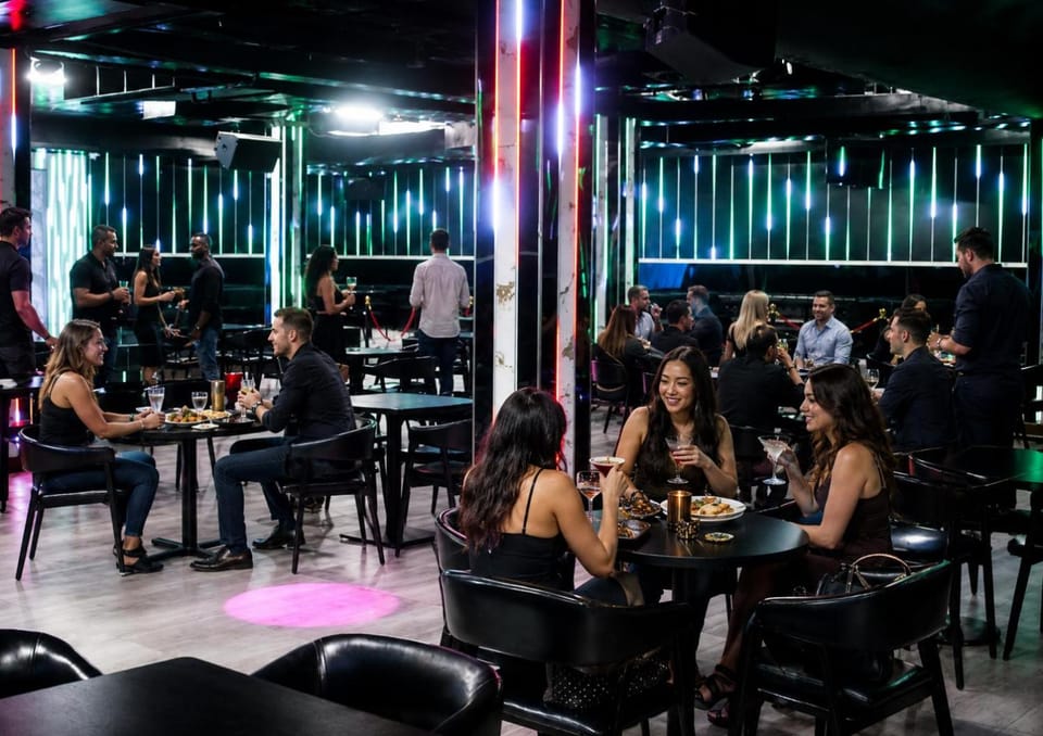 Restaurant/places to eat, Banquet/Function facilities, group of guests