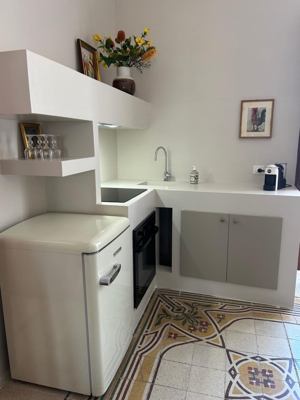 Kitchen or kitchenette