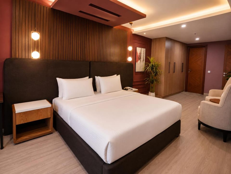 Bed, Living room, Photo of the whole room, Seating area, Bedroom, wardrobe, air conditioner