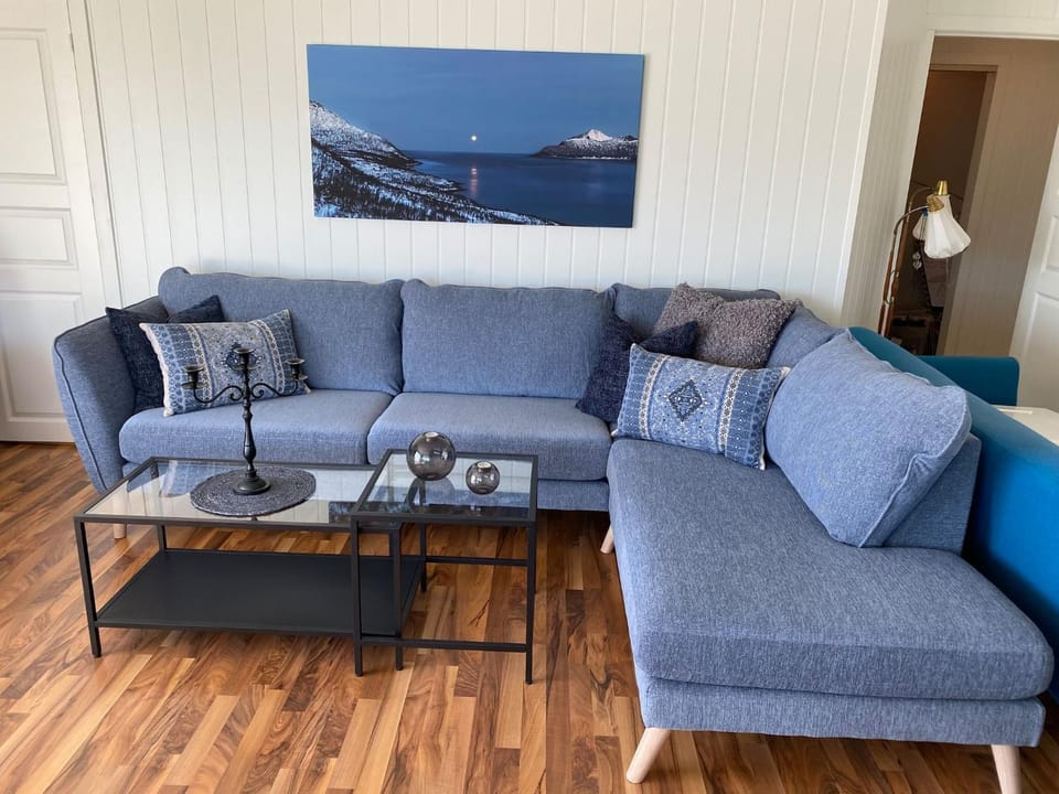 Communal lounge/ TV room, Living room