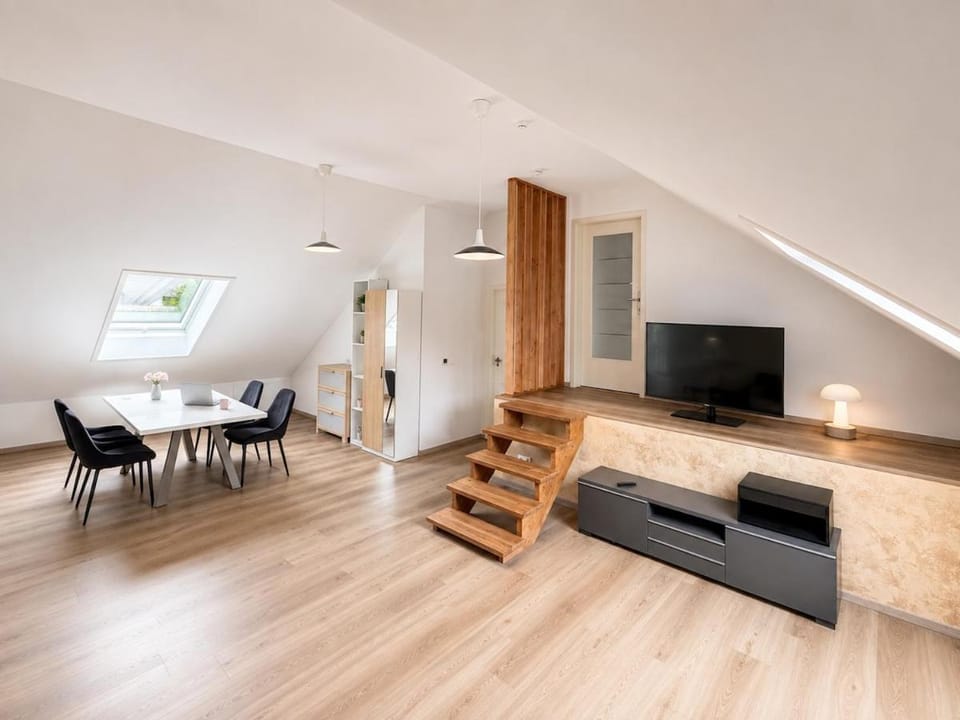 Communal lounge/ TV room, Living room, Seating area, Dining area