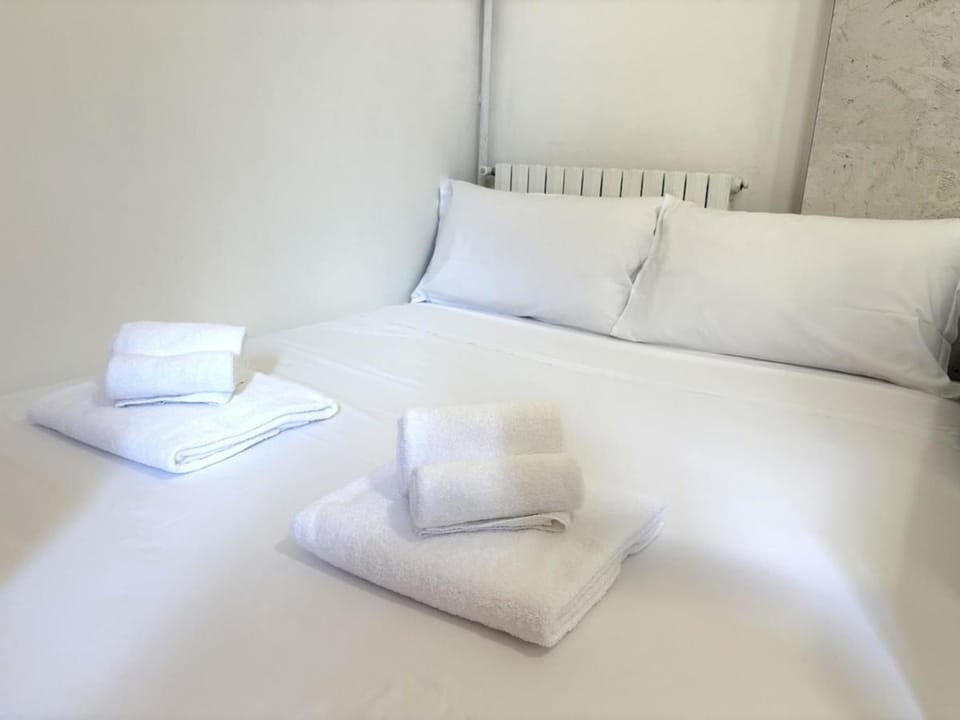 Design apartment 50 meters from Metro 1 Apartment in Milan