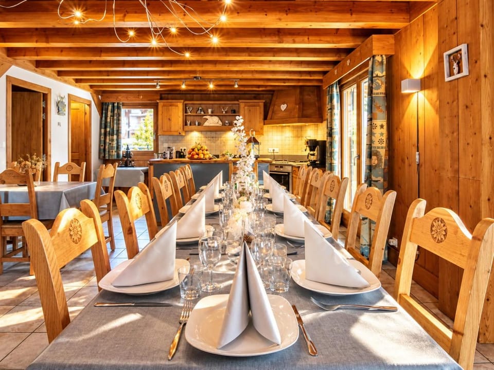 6 Bedroom Chalet - Stunning Sauna- Morzine-Avoriaz Chalet in Montriond