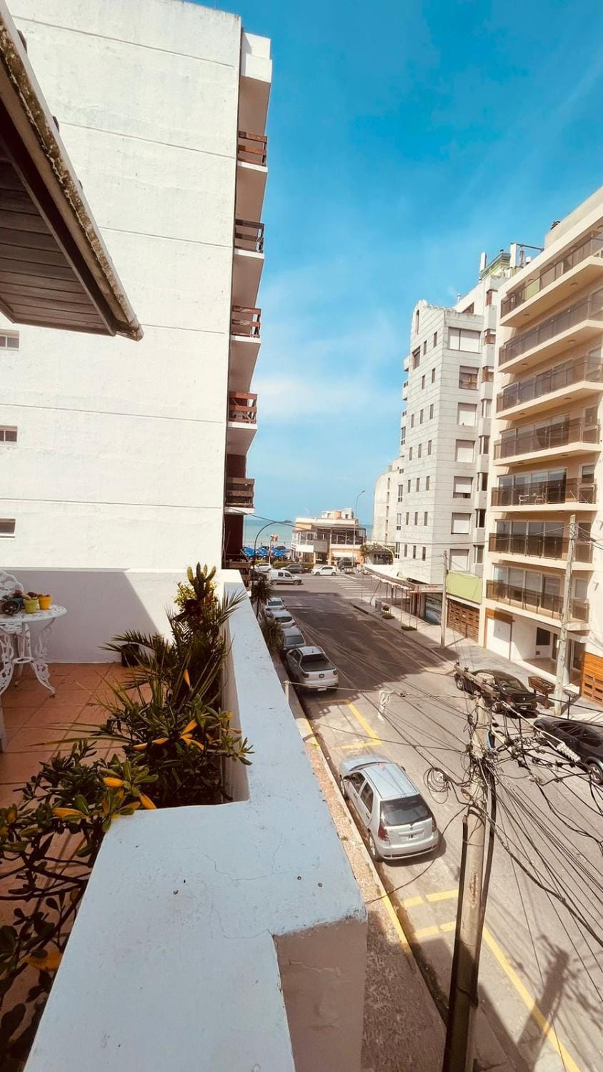 2 Dorm Vista Mar Balcón Patio Parrilla 50 m Playa Apartment in Mar del Plata
