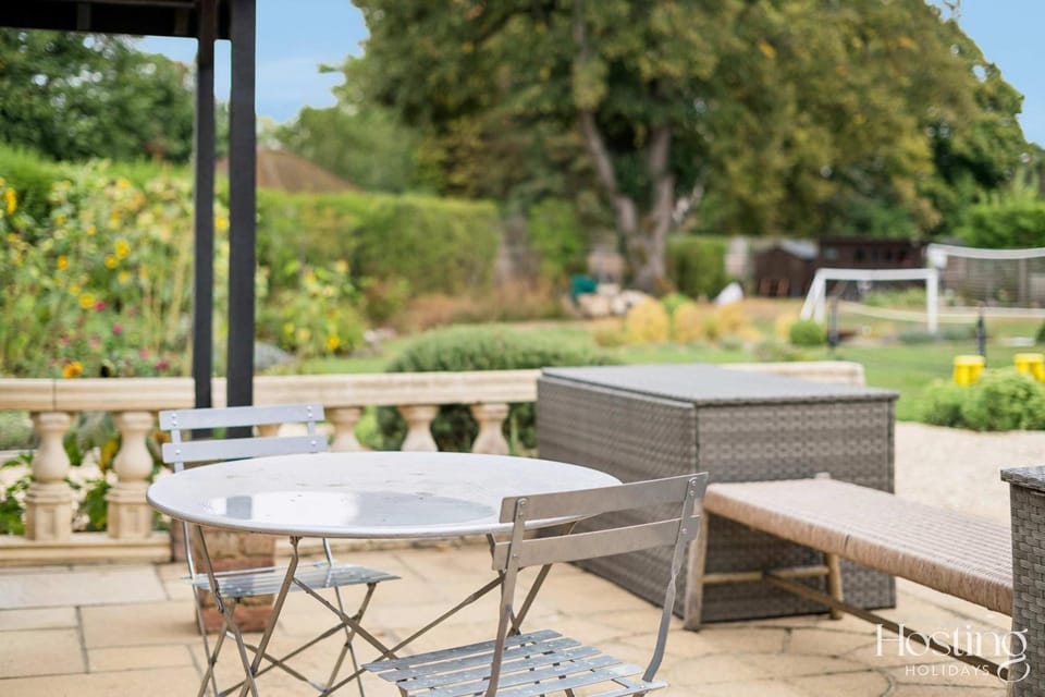 Gable End Annexe - 1 Bed Parking EV Charger House in England