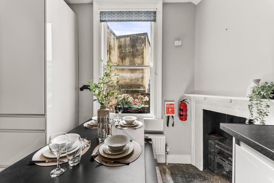 Stylish Bath Apartment - Central Location & Modern Comfort Apartment in Bath
