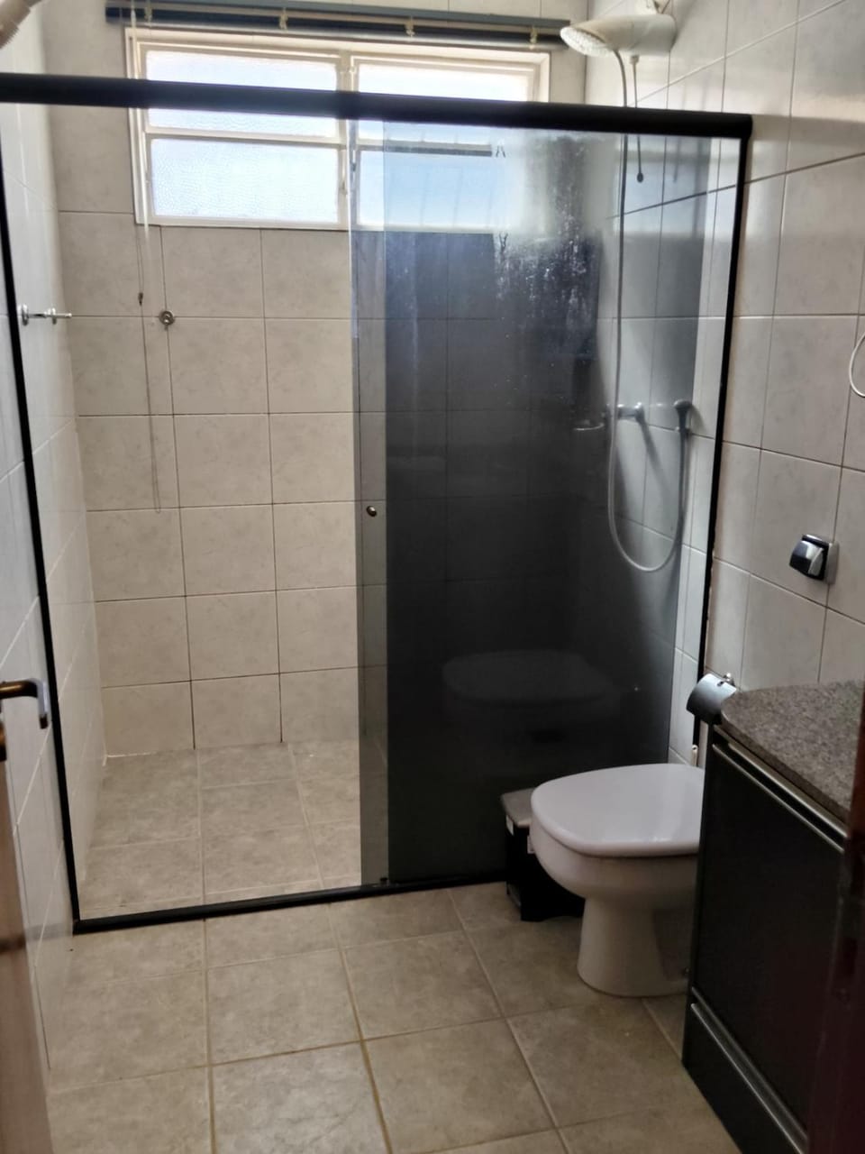 Suite Privativa na Qi11, LagoNorte, air-cond, garage, Wi-Fi Bed and Breakfast in State of Goiás