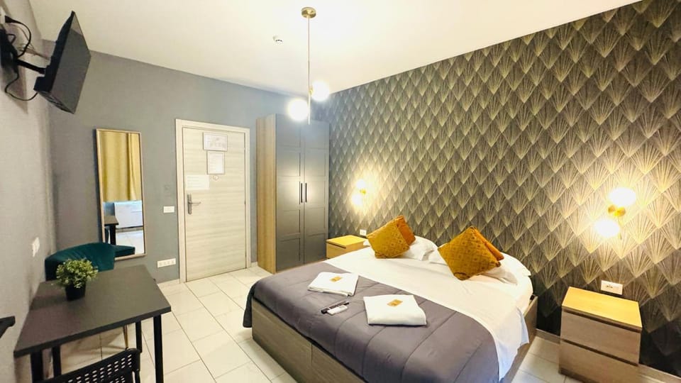 Bed, Photo of the whole room, Bedroom
