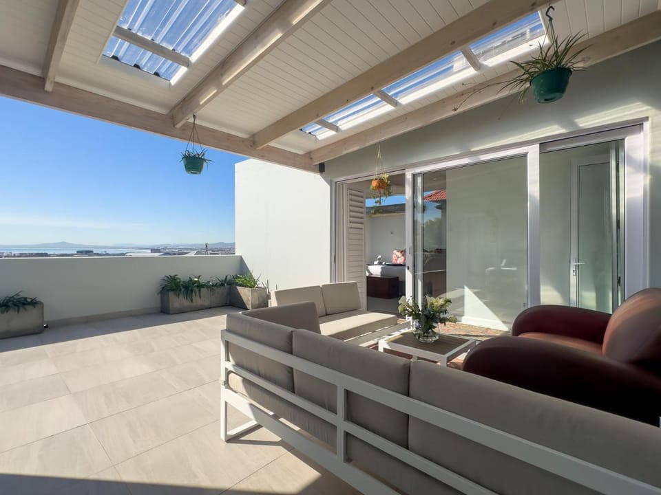 3BR En-Suite Home with Sea Views in Bed and Breakfast in Cape Town