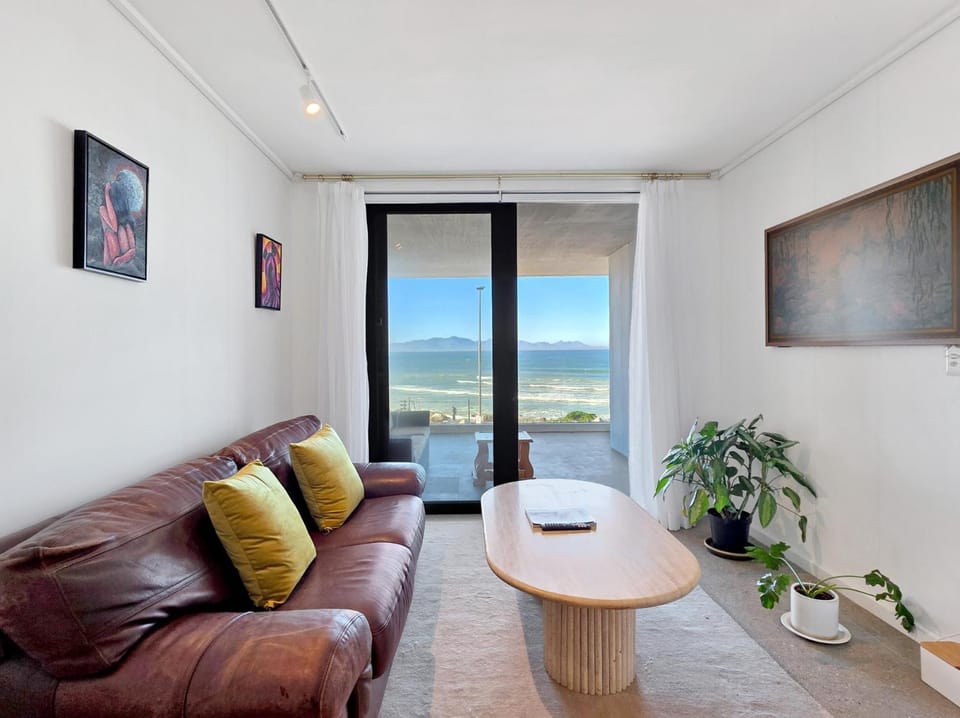 Wavescapes 2BR Ocean View Apartment Apartment in Cape Town