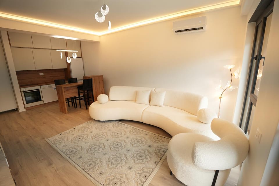 Communal lounge/ TV room, TV and multimedia, Living room, Seating area, internet, air conditioner