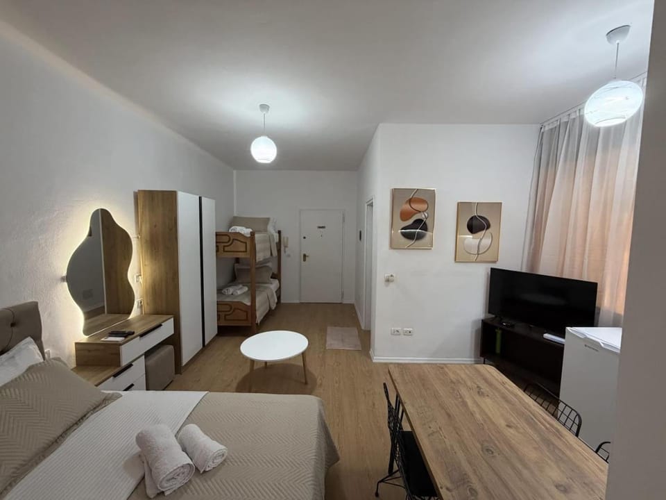 Bed, TV and multimedia, Living room, Photo of the whole room, Evening entertainment, Bedroom, towels, wardrobe