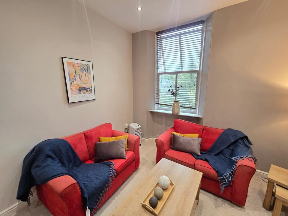 TV and multimedia, Living room, Dining area