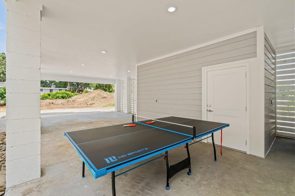 Blue Horizon 2 Blocks to Ocean Pets House in North Myrtle Beach