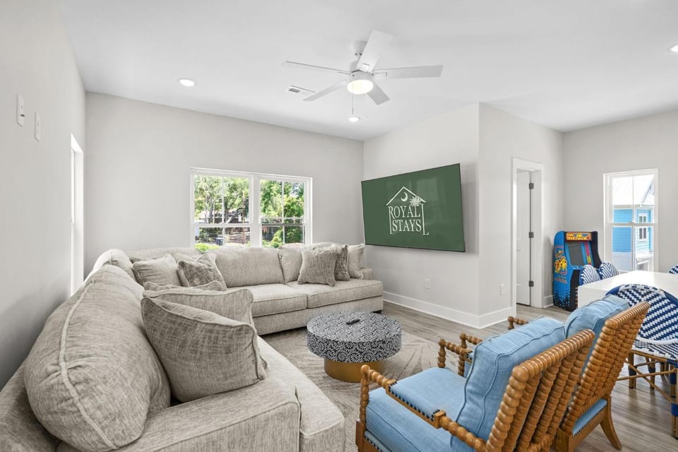 Blue Horizon 2 Blocks to Ocean Pets House in North Myrtle Beach
