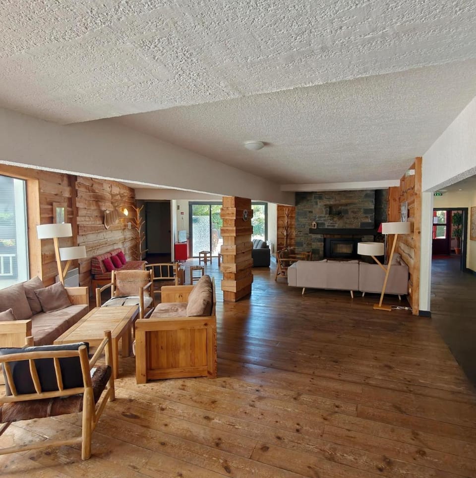 Appartement Esprit Chalet avec vue sur la montagne Apartment in Saint-Lary-Soulan