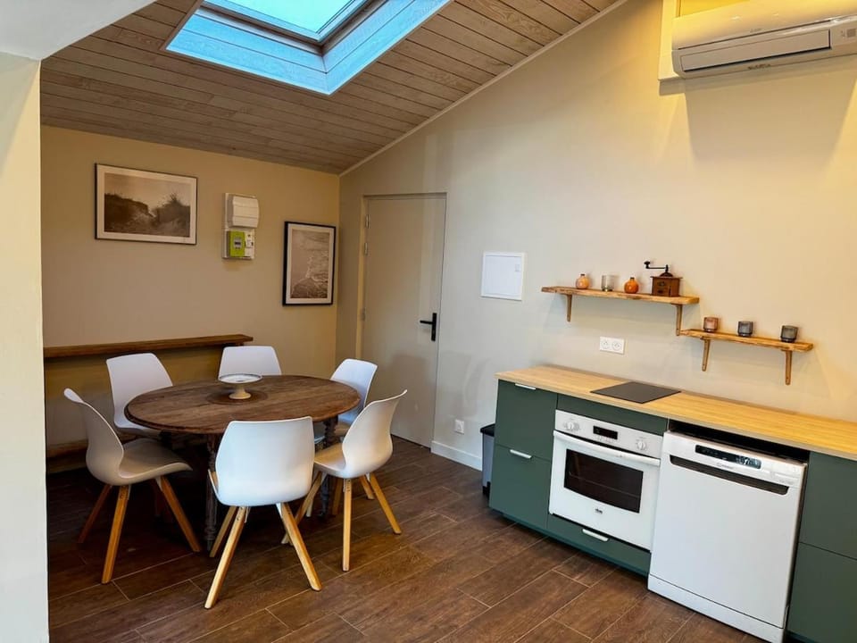 Maison Sillage Lacanau Océan 200 m Plage Clim et Fibre House in Lacanau