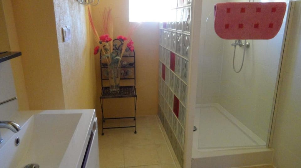 Bathroom, Living room