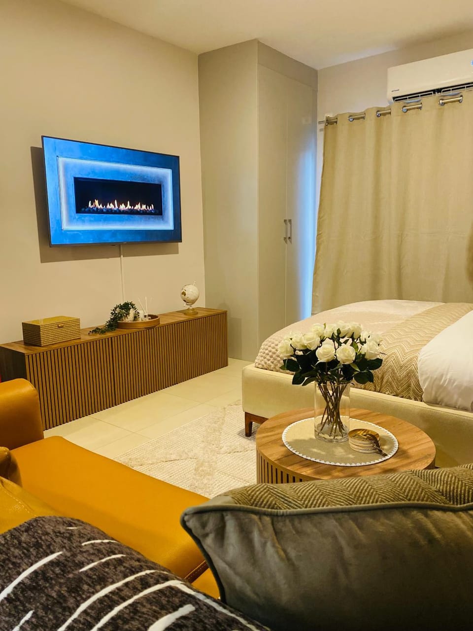 Communal lounge/ TV room