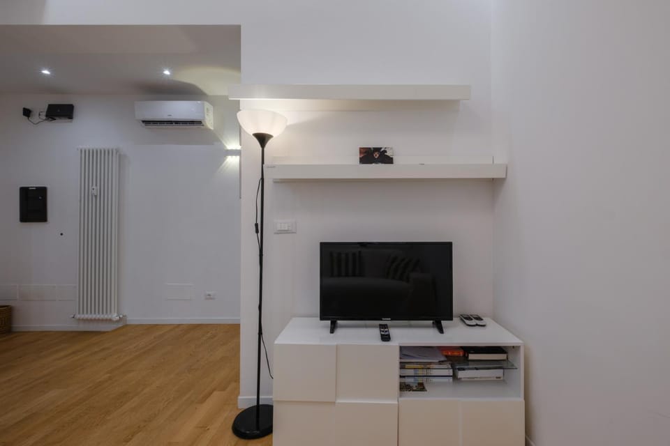 Casa Farini Towers by Studio Vita Apartment in Bologna