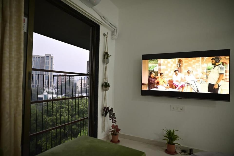 SparksFly 2BHK Service Apartment Powai Apartment in Mumbai