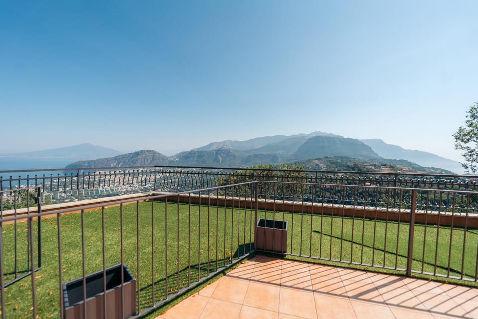 Balcony/Terrace, Mountain view, Sea view