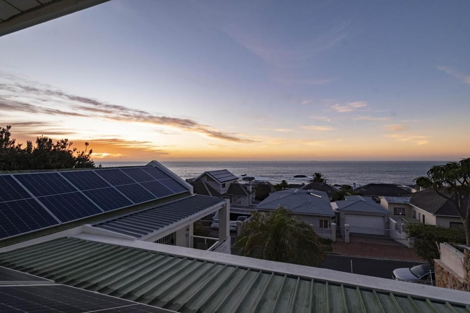 Bakoven Ocean View Villa & Cottage with Pool Villa in Camps Bay