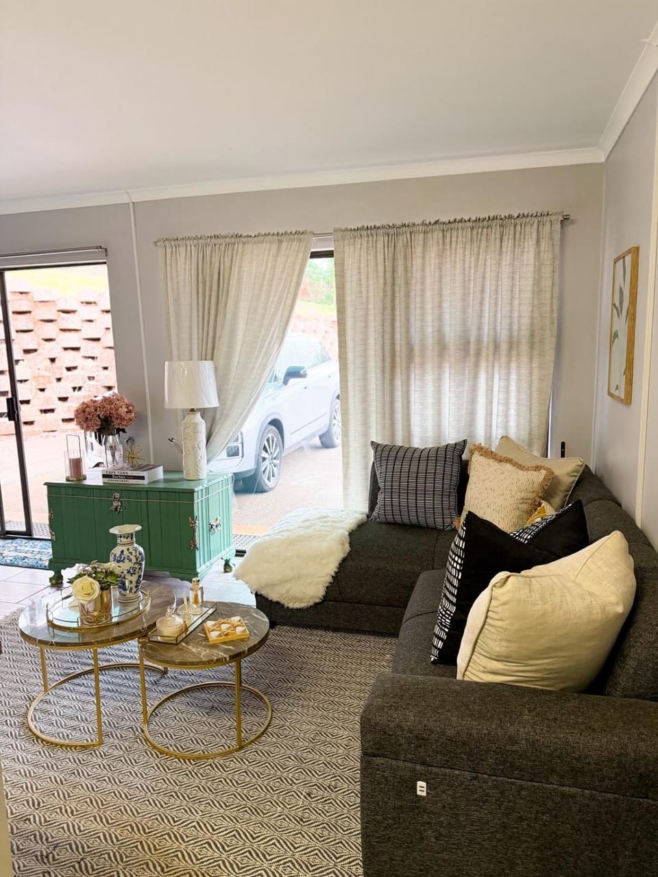 Living room, Seating area