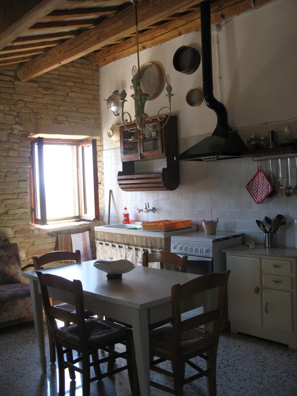 Property building, Kitchen or kitchenette, Living room