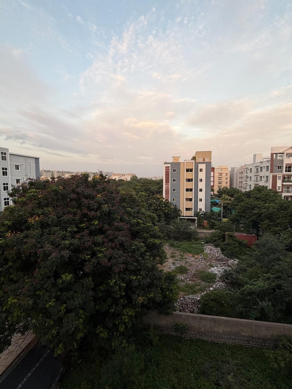 Adobe & Amber - Cozy 3BHk Apartment in Hyderabad