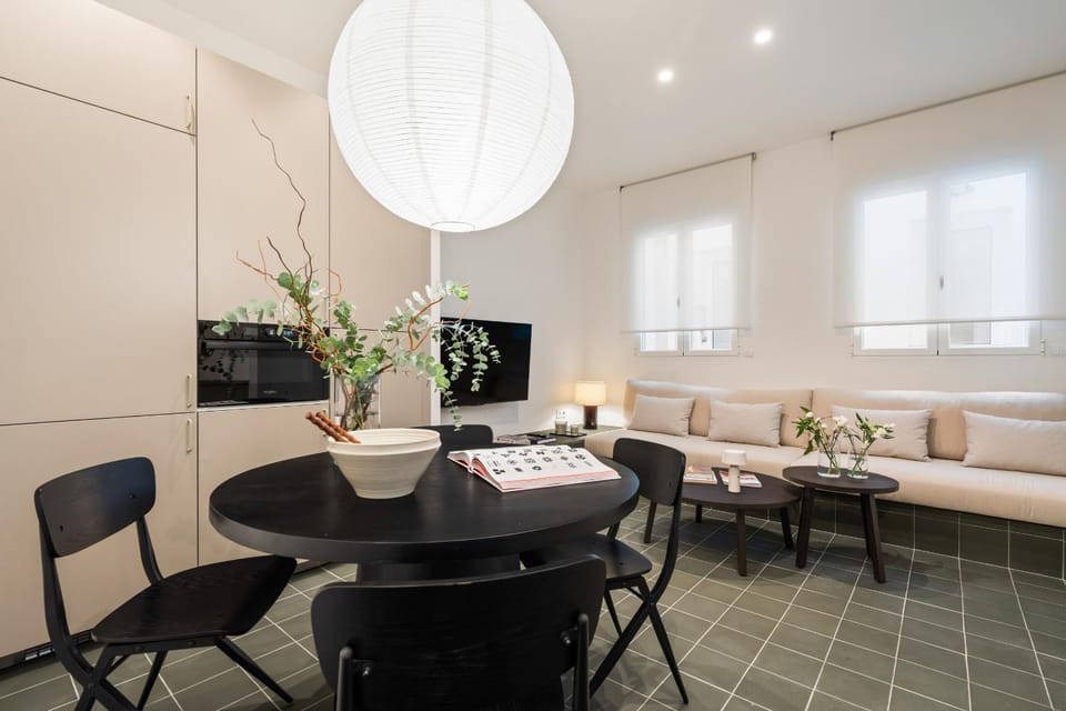 Luxury Renovated Suite - Calle Barco 4 Pax ALQUILER TEMPORAL Apartment in Centro