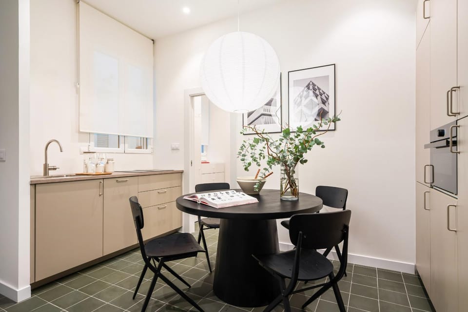 Luxury Renovated Suite - Calle Barco 4 Pax ALQUILER TEMPORAL Apartment in Centro