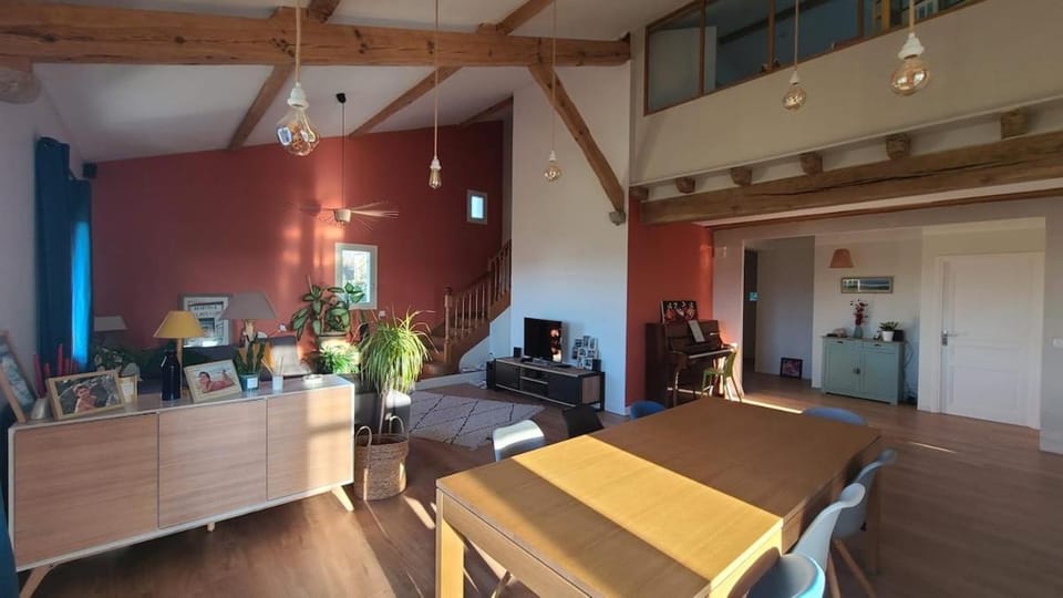 Berritzea house for 10 people with panoramic mountain views House in Bayonne